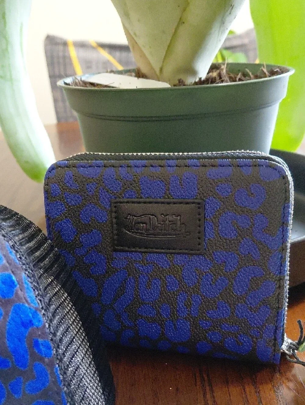 Von Dutch Blue Leopard Print Trucker Hat with Matching Wallet Black